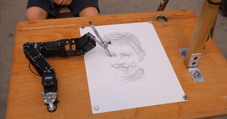 Paul, le robot qui dessine comme un humain